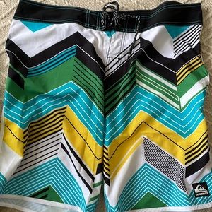 XXL quiksilver boardshorts